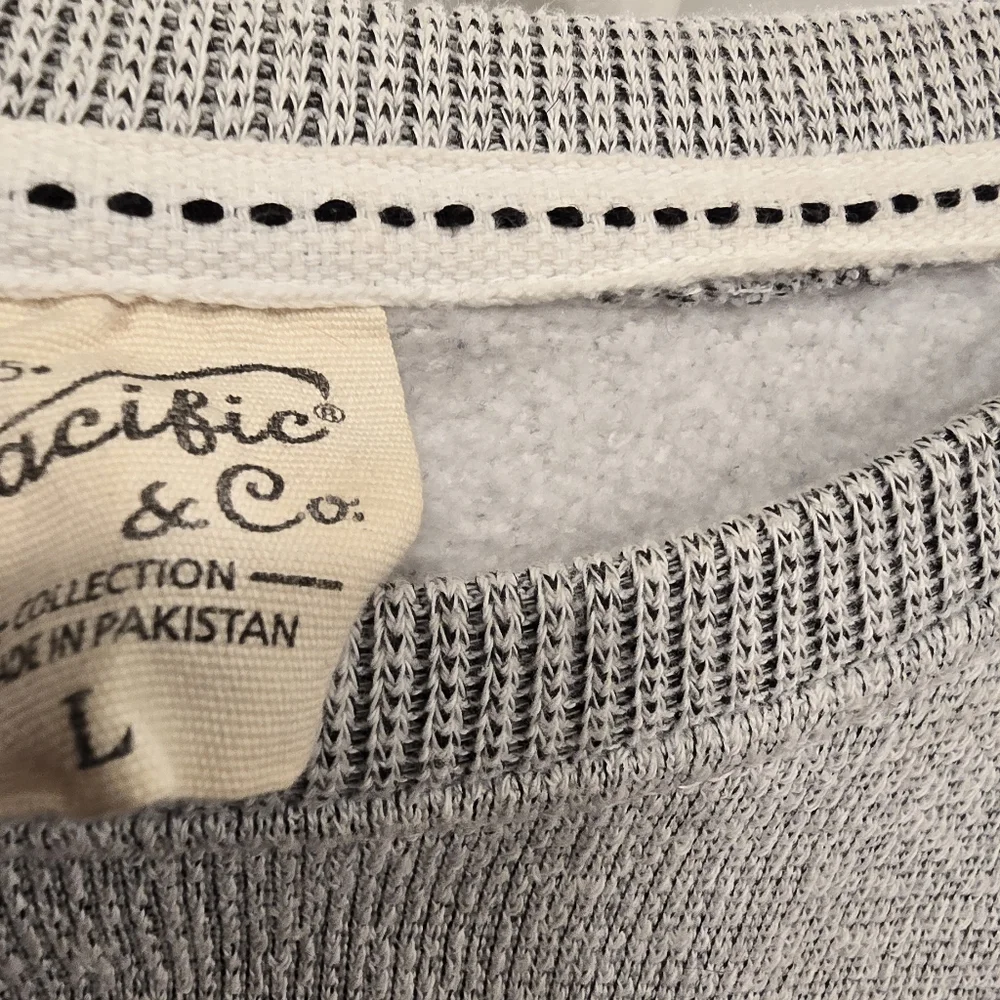 Pike Peak CO sweatshirt - Picture 2 of 3